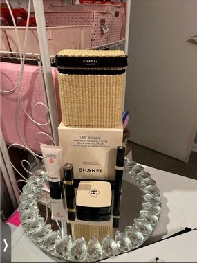 CHANEL Les Beiges Neutral Beige & Black Cosmetic Set